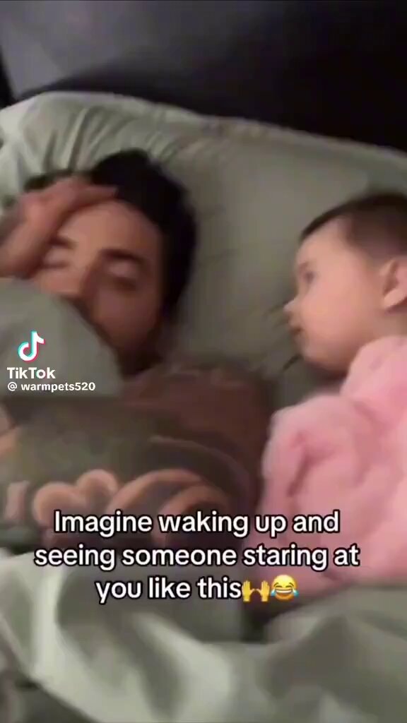 Baby staring in bed ❤️