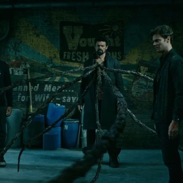 Karl Urban golden laser eyes The Boys (photo 2 of 2)