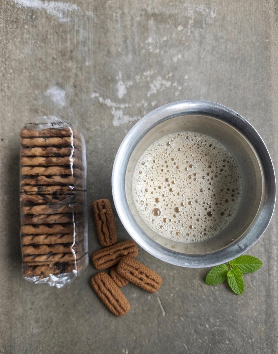 Hot chai with froth and snacks