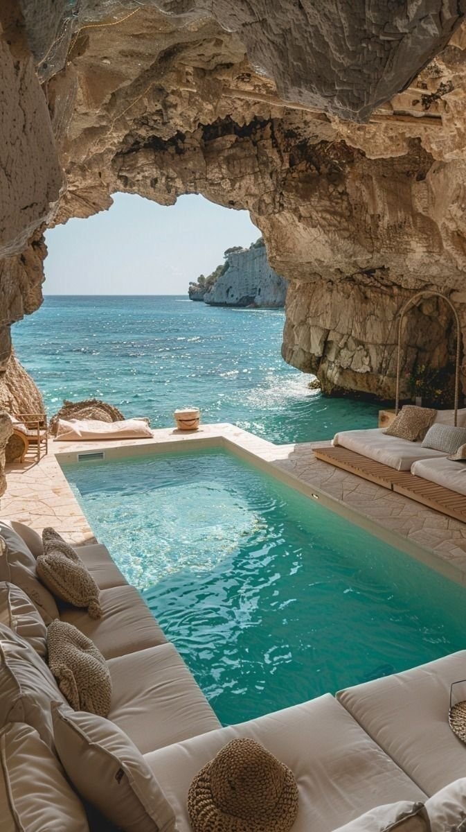 Santorini pool