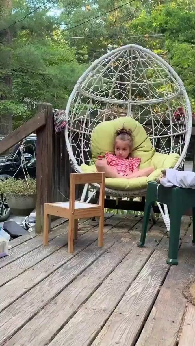 Hummingbird visit on the deck ❤️