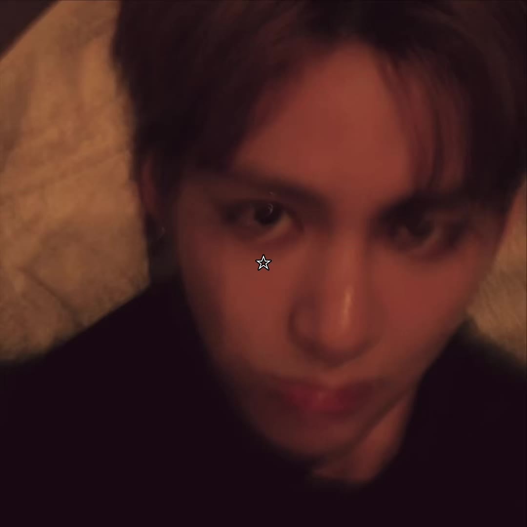 taehyung strong selfie game