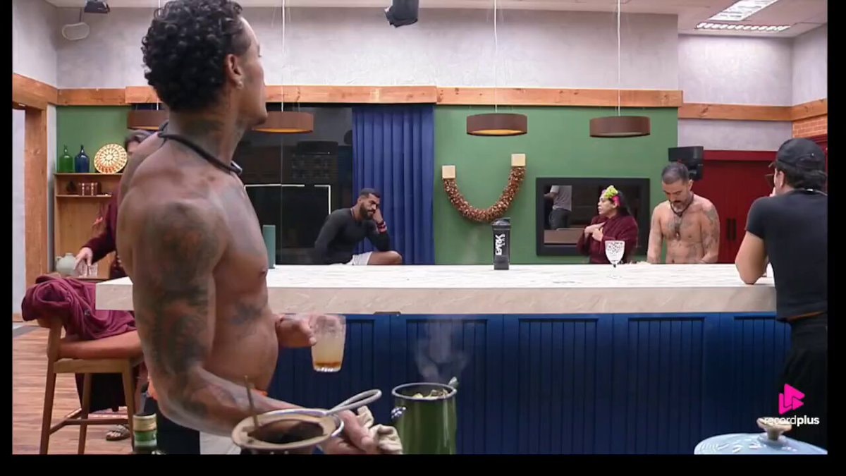 Darlin on Tina and Rikardo AFazenda