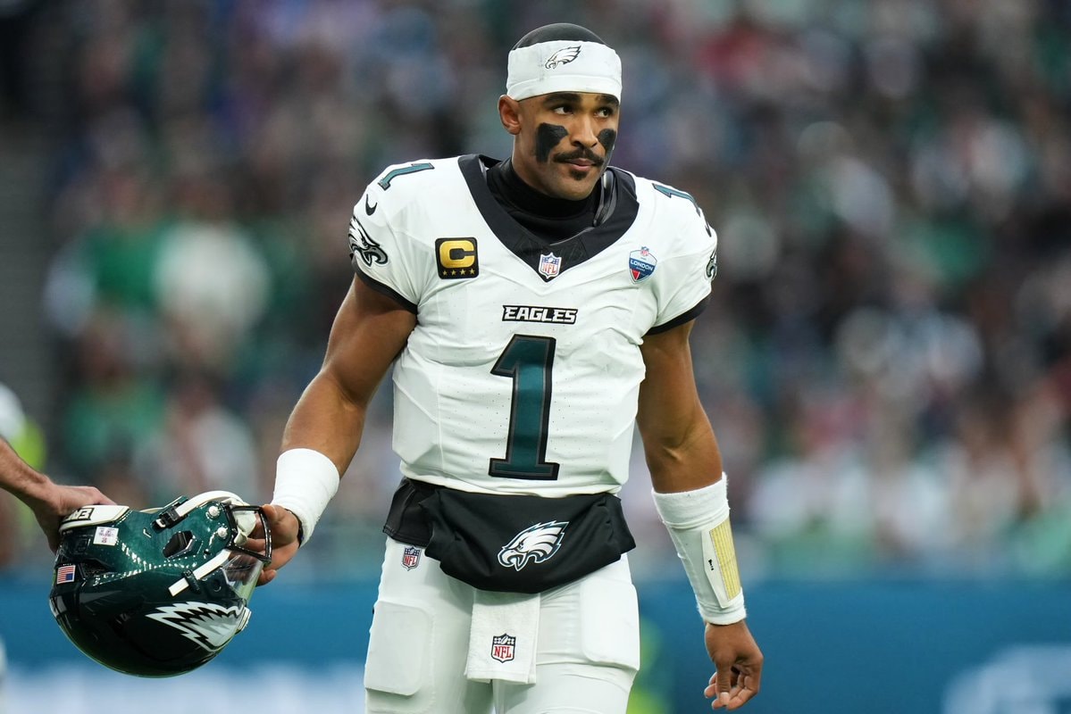 Jalen Hurts Eagles injury update