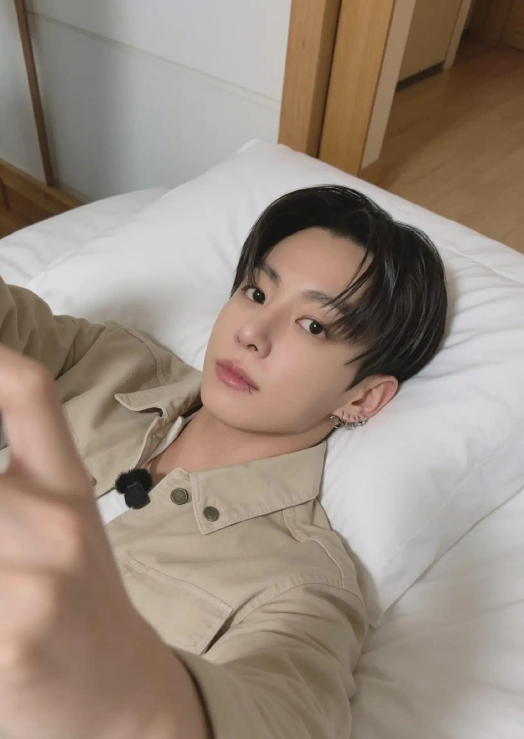Jungkook love message to ARMY (photo 2 of 2)