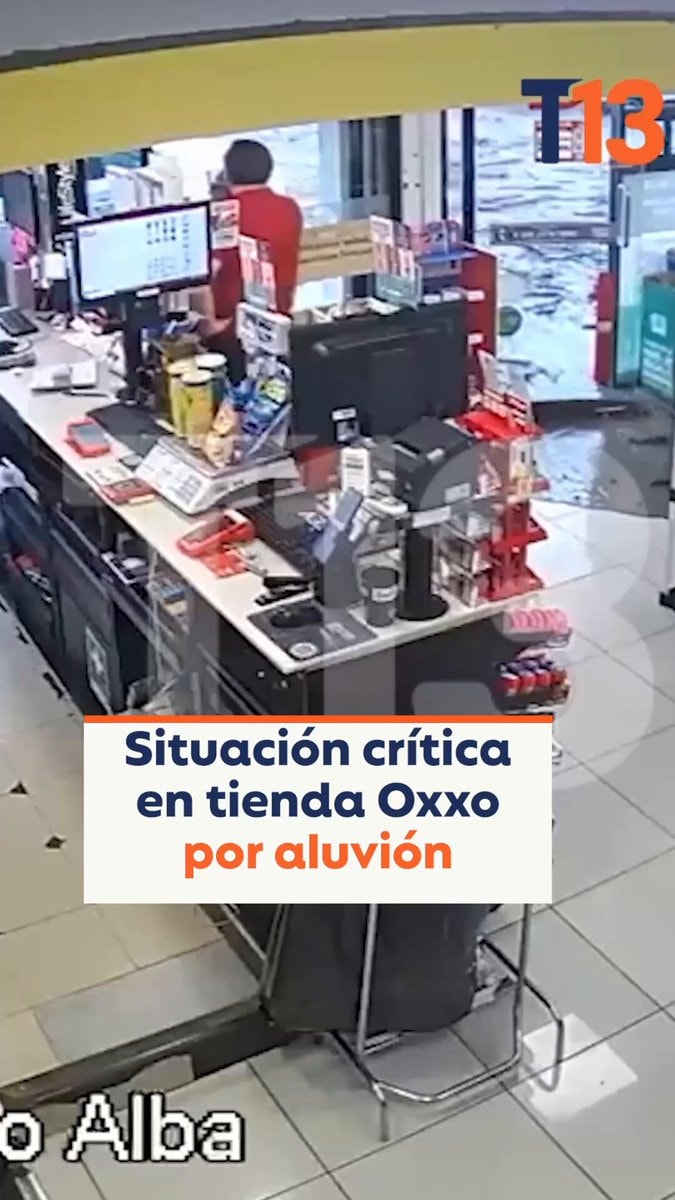 Oxxo store mudslide Santiago de Chile