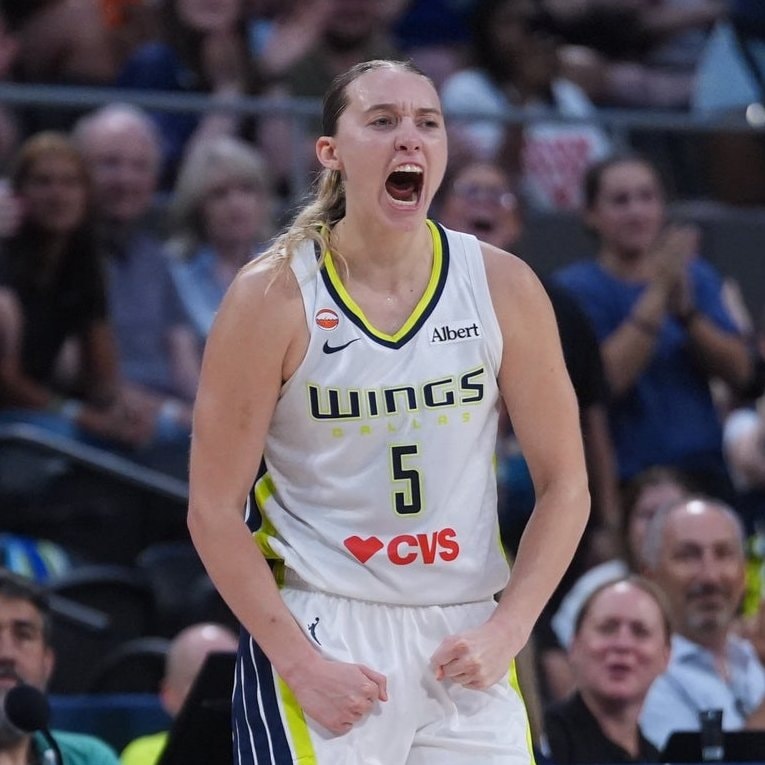 Paige Bueckers 25-5-5 games Sun
