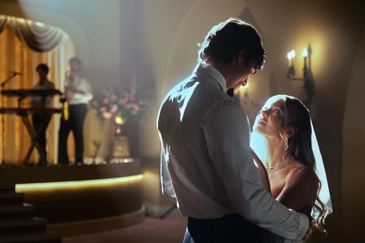 Photos of Sydney Sweeney and Jacob Elordi in Euphoria season 3 (photo 4 of 4)