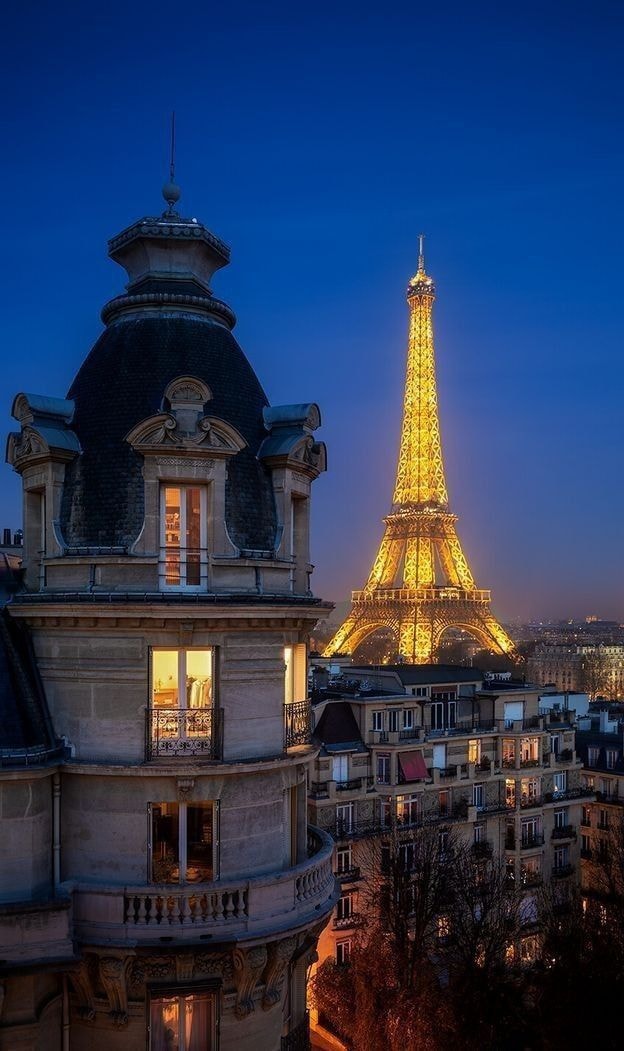 Eiffel Tower Paris (photo 2 of 2)