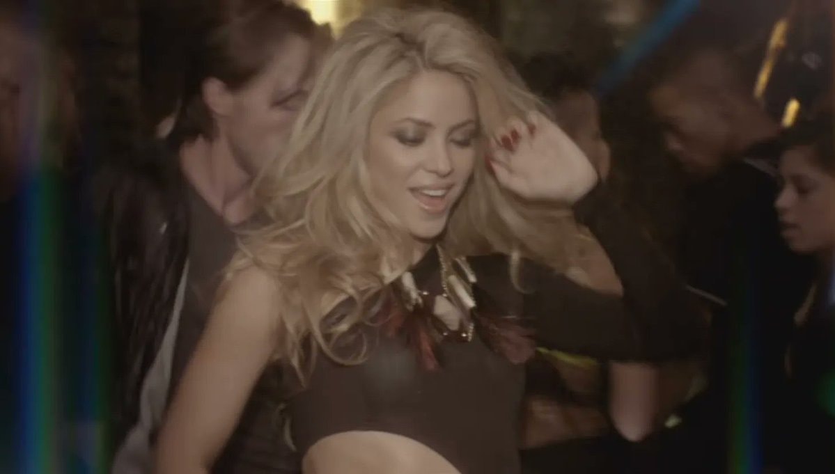 Shakira She Wolf anniversary (photo 3 of 4)