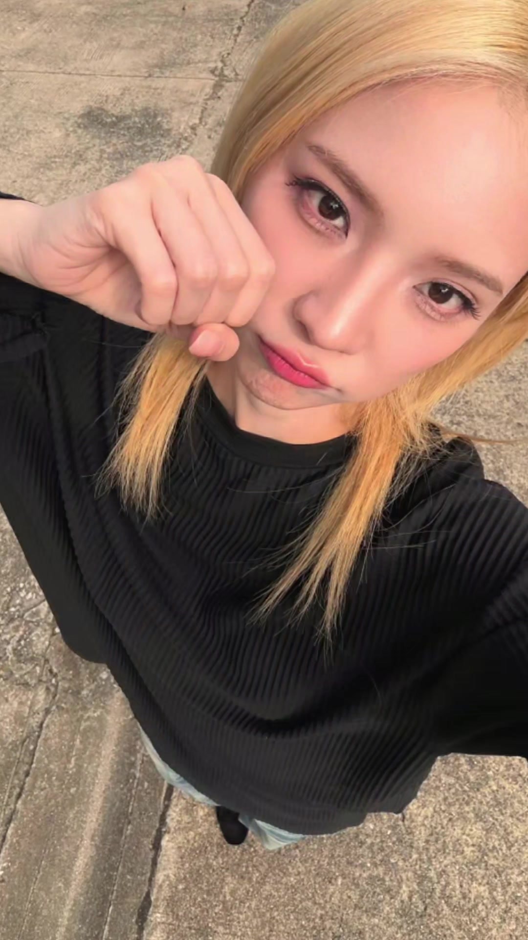 JanHae JanPloy Shampoo selfie