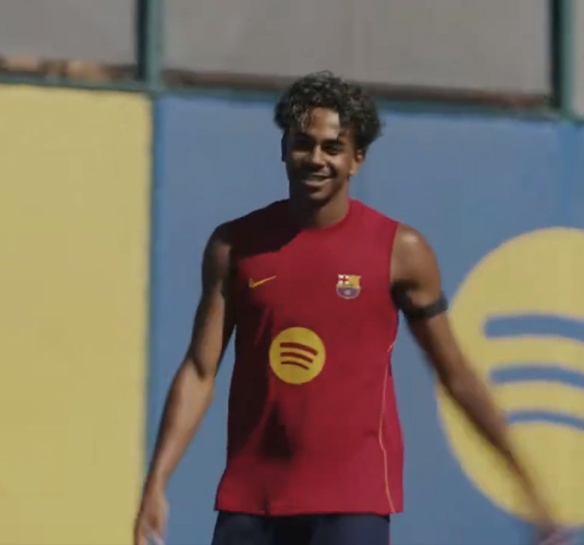 Lamine Yamal training smile