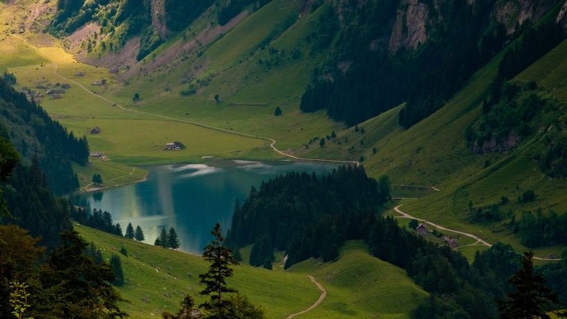 Switzerland alpine village (photo 4 of 4)