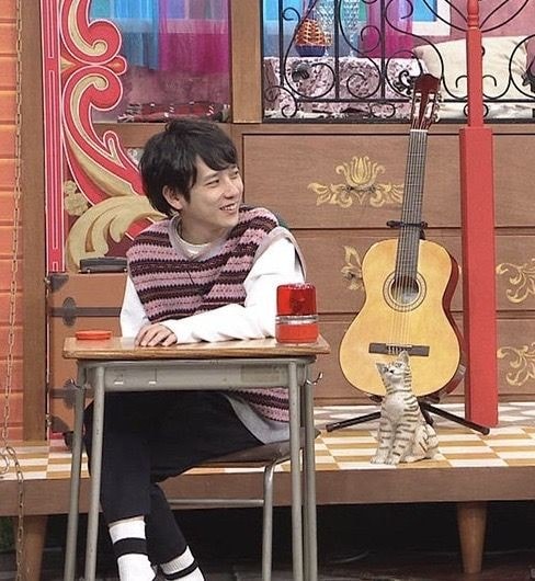 Arashi cozy desk photo 💛