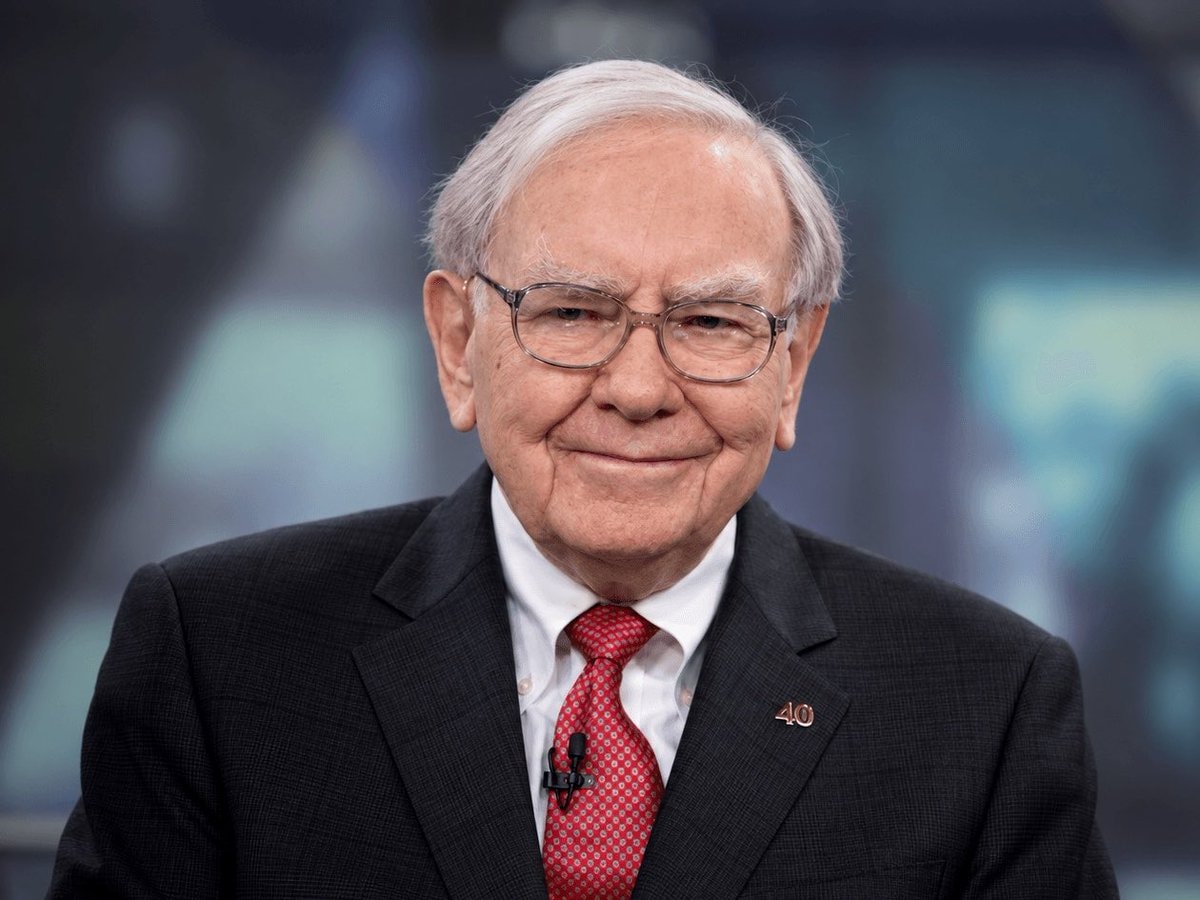 Warren Buffett steps down as Chairman Warren Buffett steps down as Chairman