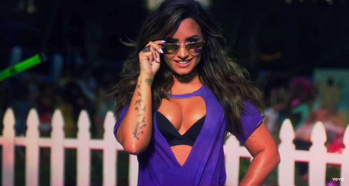 Demi Lovato Sorry Not Sorry 9 years (photo 3 of 4)
