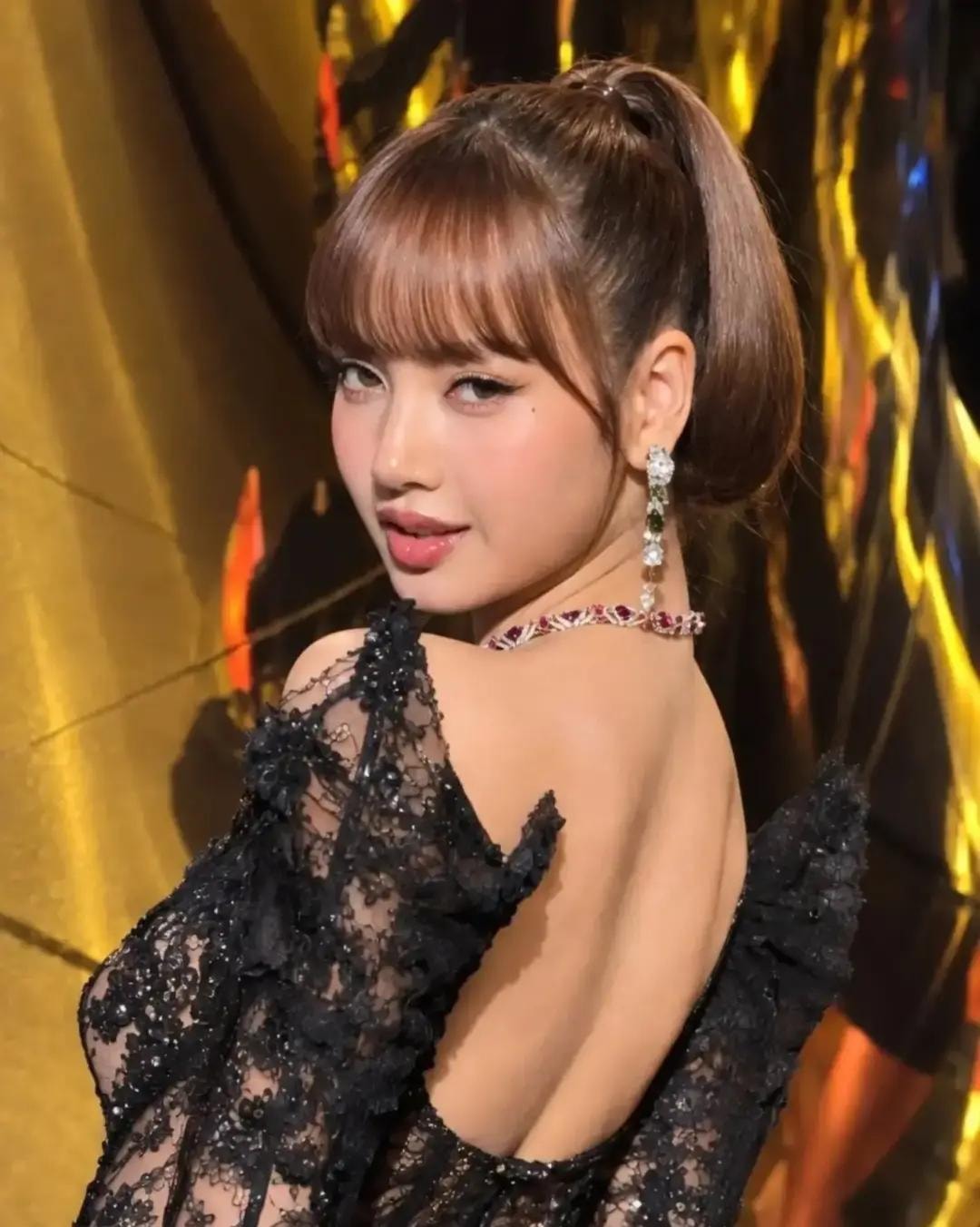 Lisa at Bvlgari Serpenti Infinito NYC (photo 2 of 4)