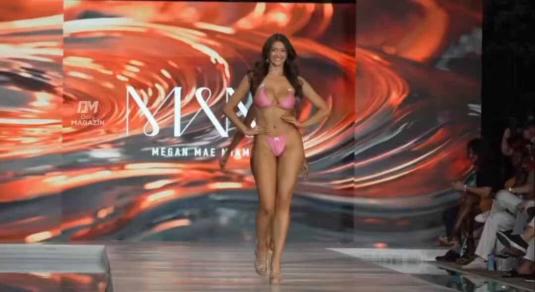 Rachel Pizzolato pink bikini runway