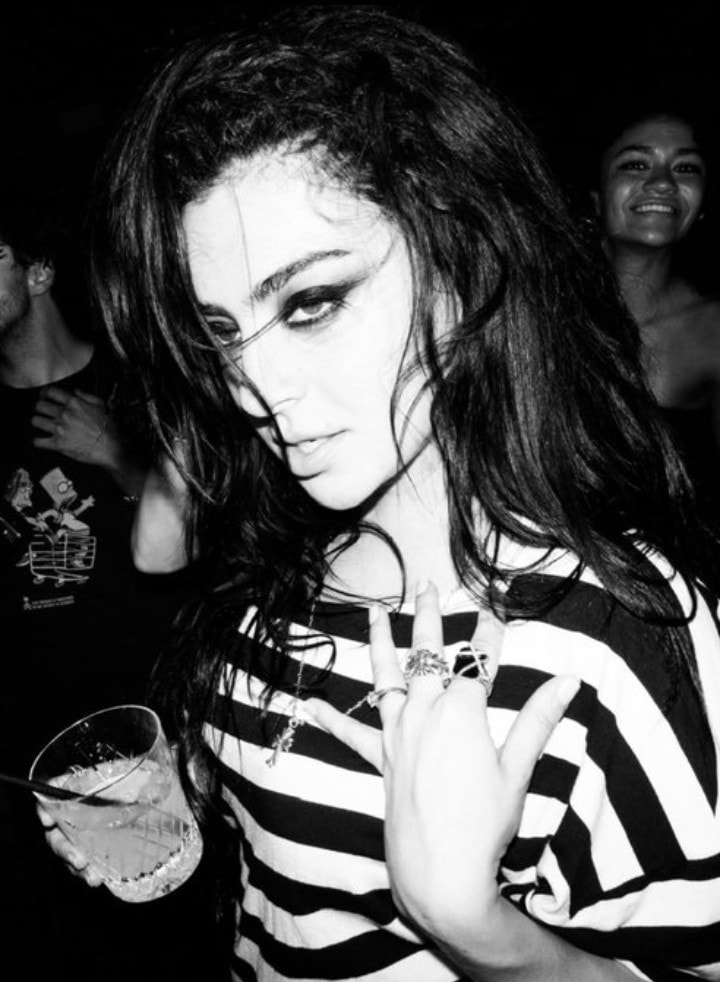 Charli XCX new photos (photo 2 of 2)