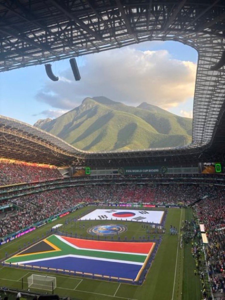 Mexico FIFA World Cup 2026 stadium crowd flags (photo 1 of 2)