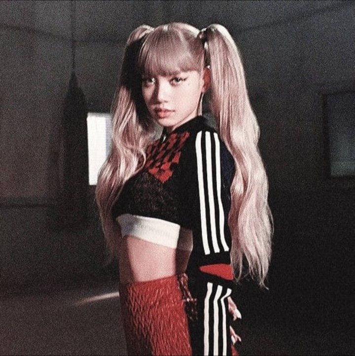 Photos of Lisa and her song MONEY success (photo 2 of 2)