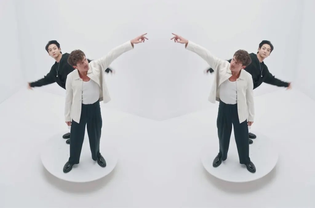 Jungkook Charlie Puth Left and Right anniversary (photo 2 of 4)