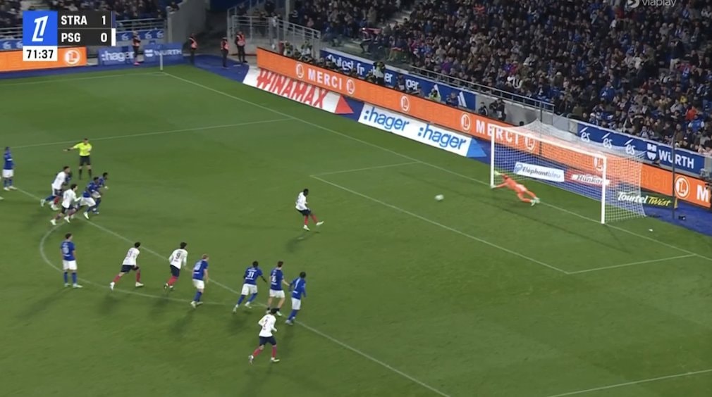 Ousmane Dembélé misses penalty for PSG Ousmane Dembélé misses penalty for PSG