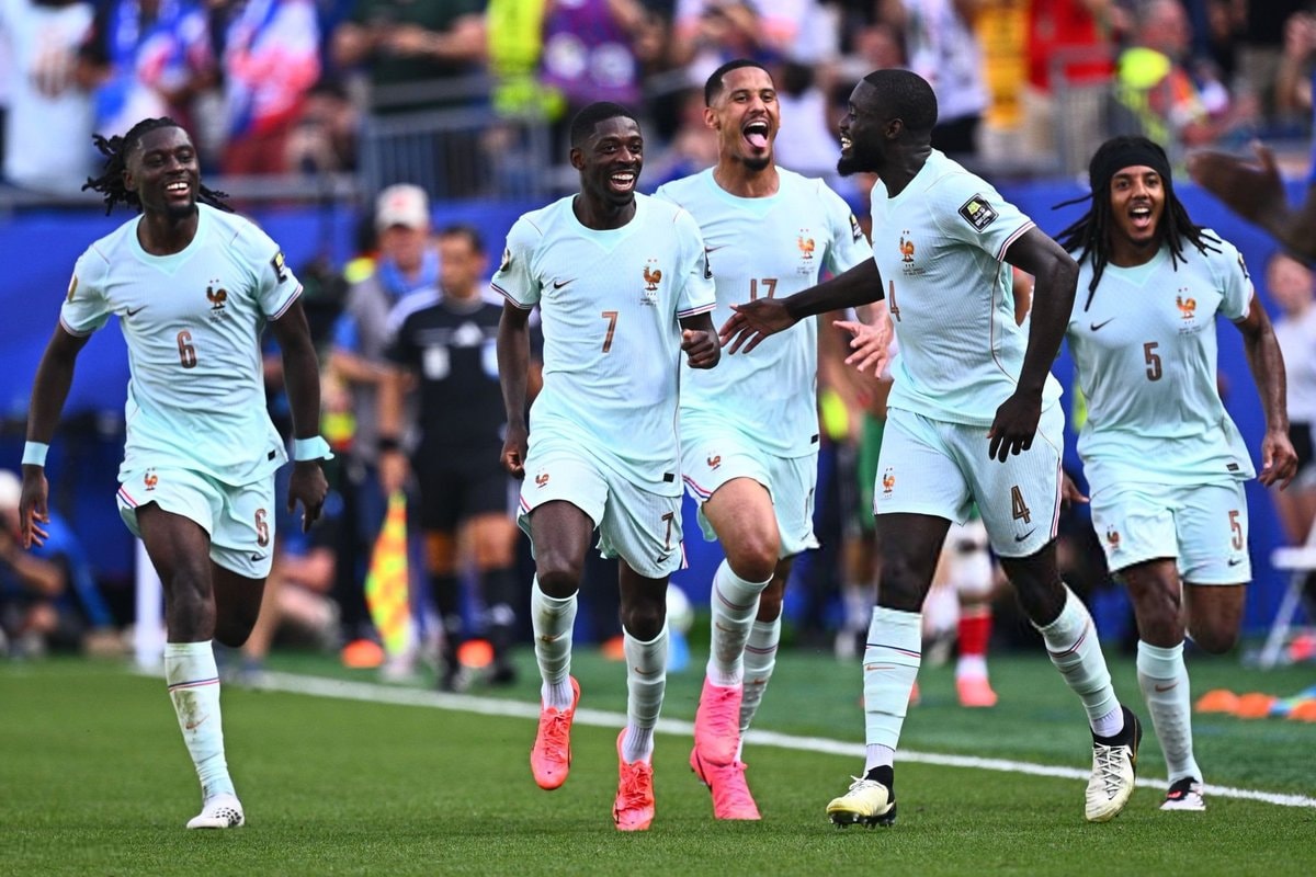 Upamecano and Saliba France defense (photo 2 of 4)