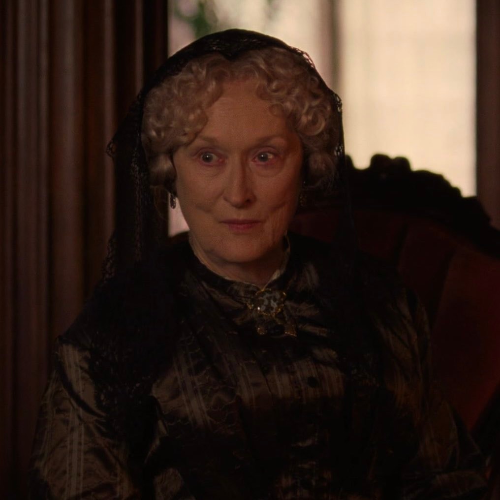 Greta Gerwig Narnia casting Meryl Streep (photo 2 of 2)