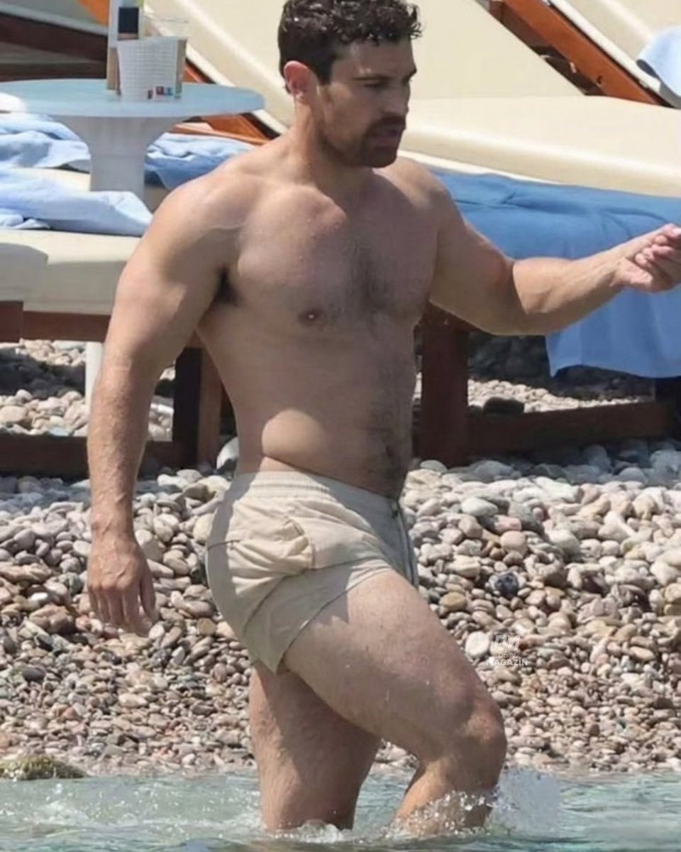 Theo James Sicilian coast (photo 2 of 2)
