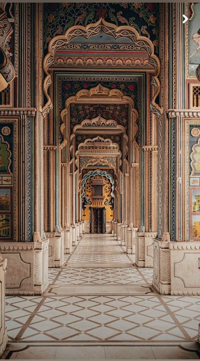 Andalusia carved arches and columns (photo 3 of 4)
