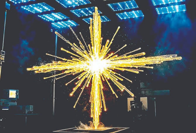Italian scientists freeze light into solid