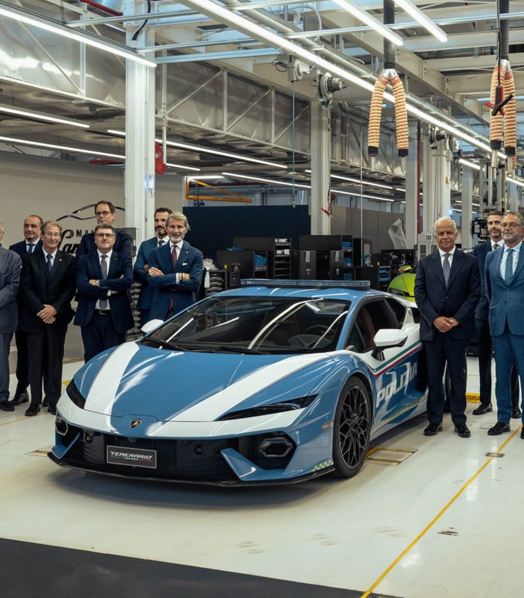 Lamborghini Temerario POLIZIA donation (photo 2 of 2)