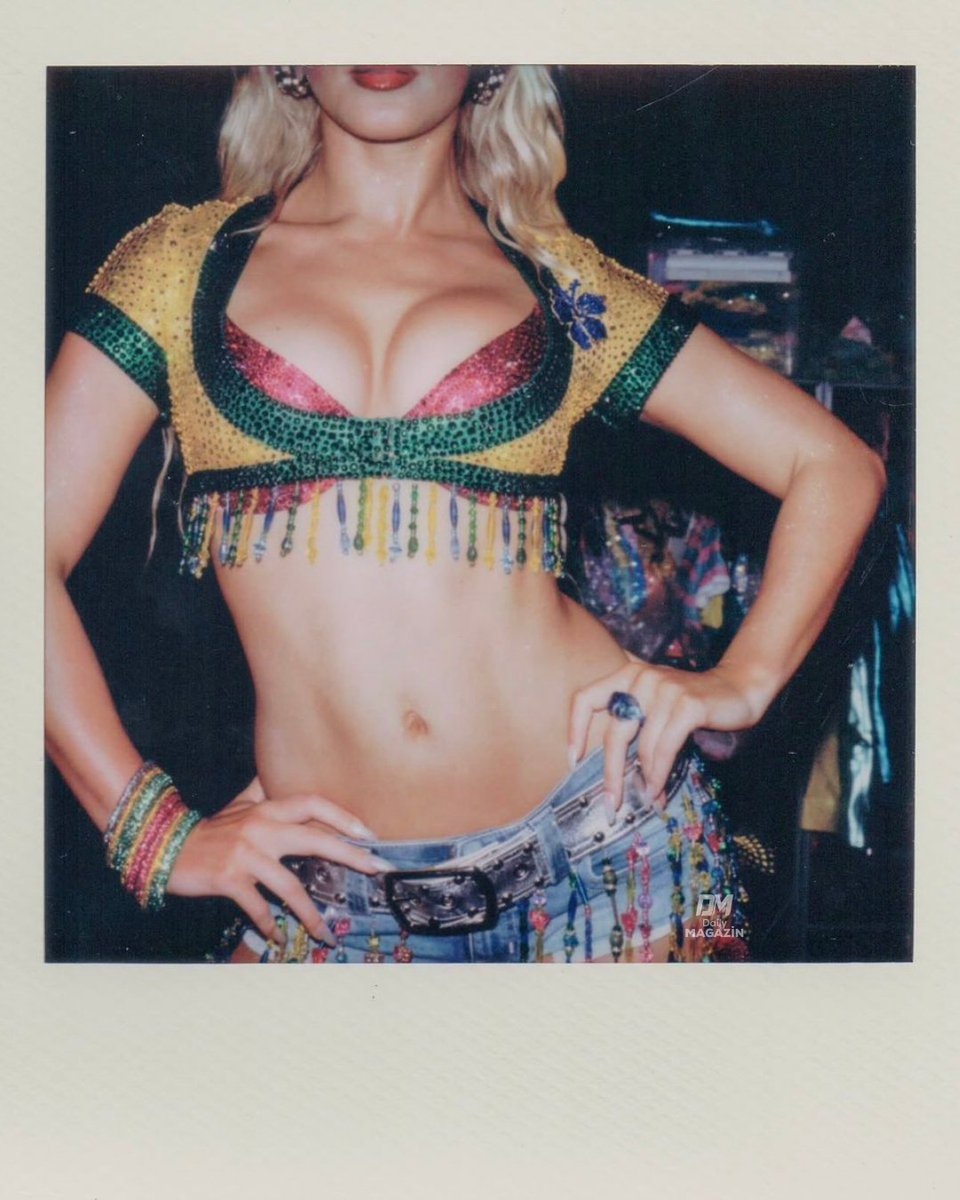 Zara Larsson Brazil polaroids