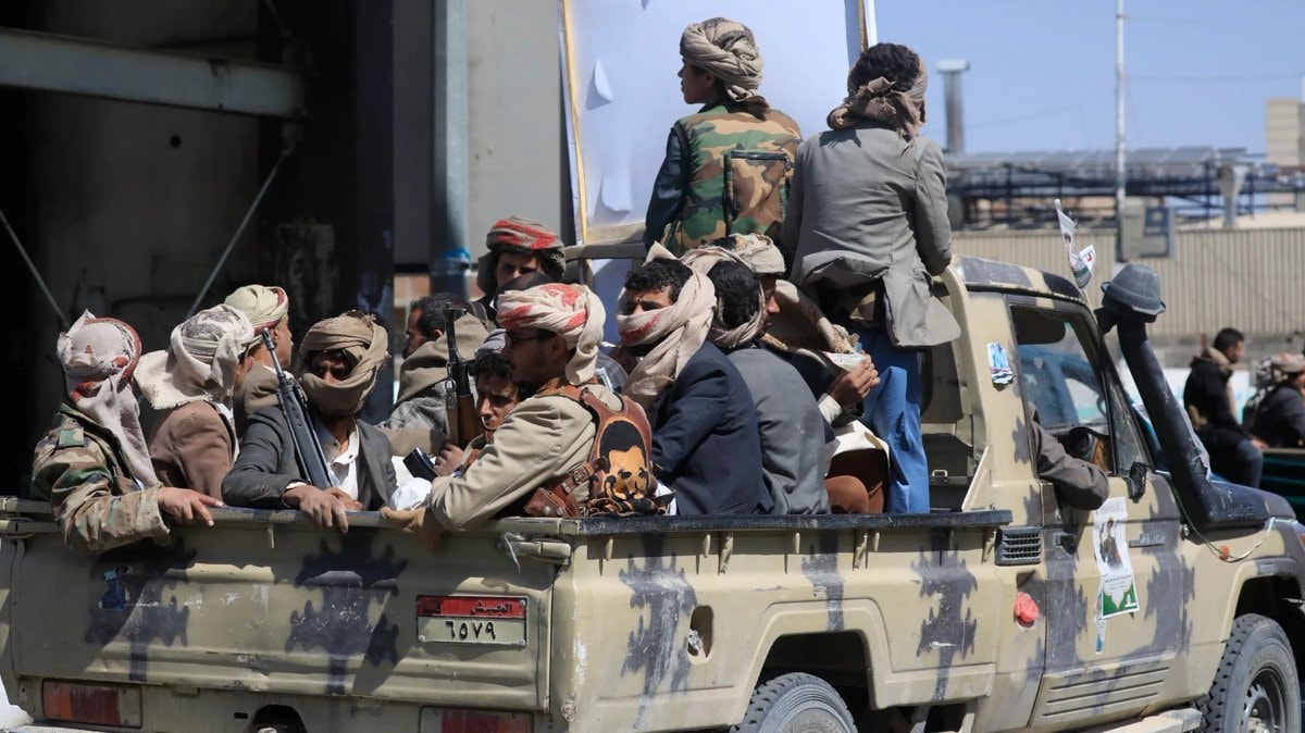 Houthis truck convoy Yemen