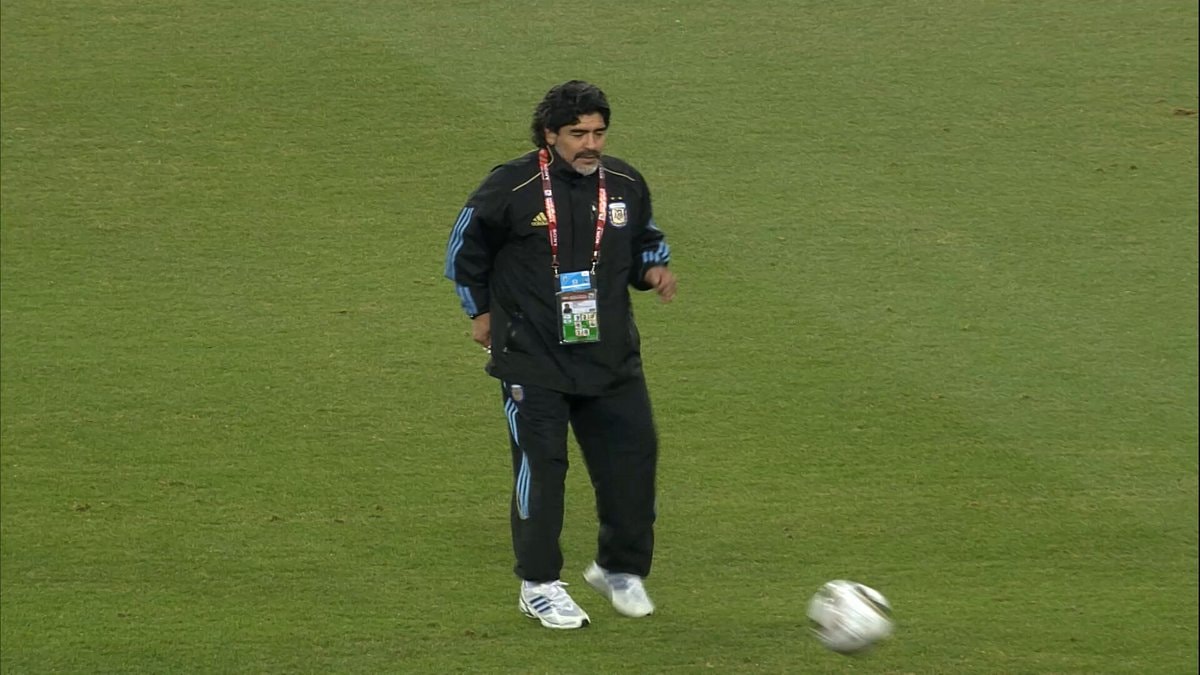 Diego Maradona Lionel Messi warming up