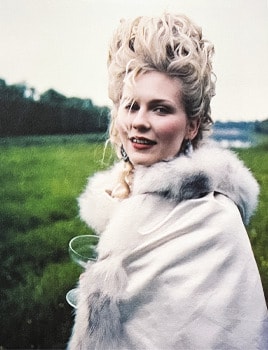 Kirsten Dunst Marie Antoinette BTS (photo 1 of 2)