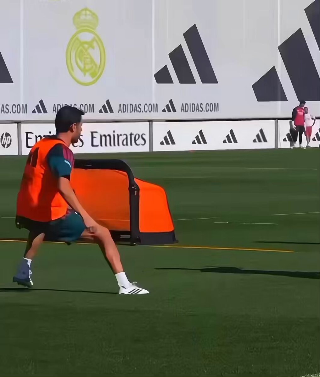 Bernardo Silva training magic