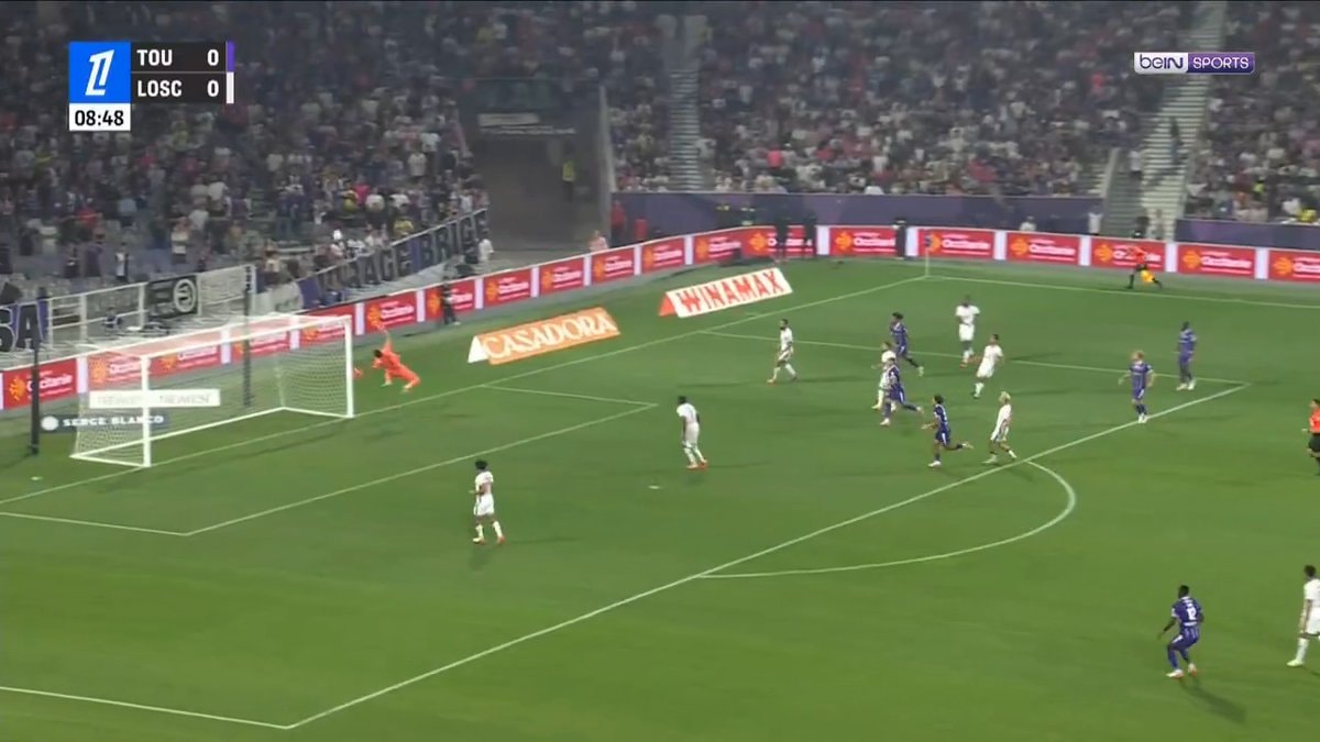 Berke Özer 9 saves vs Toulouse