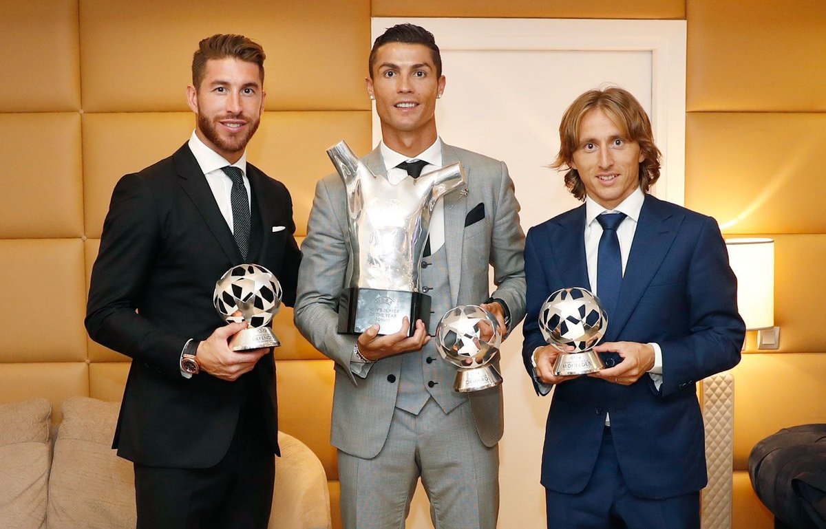 trophy pose moment