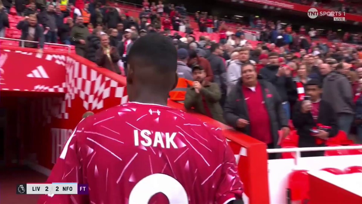 Isak jersey incident