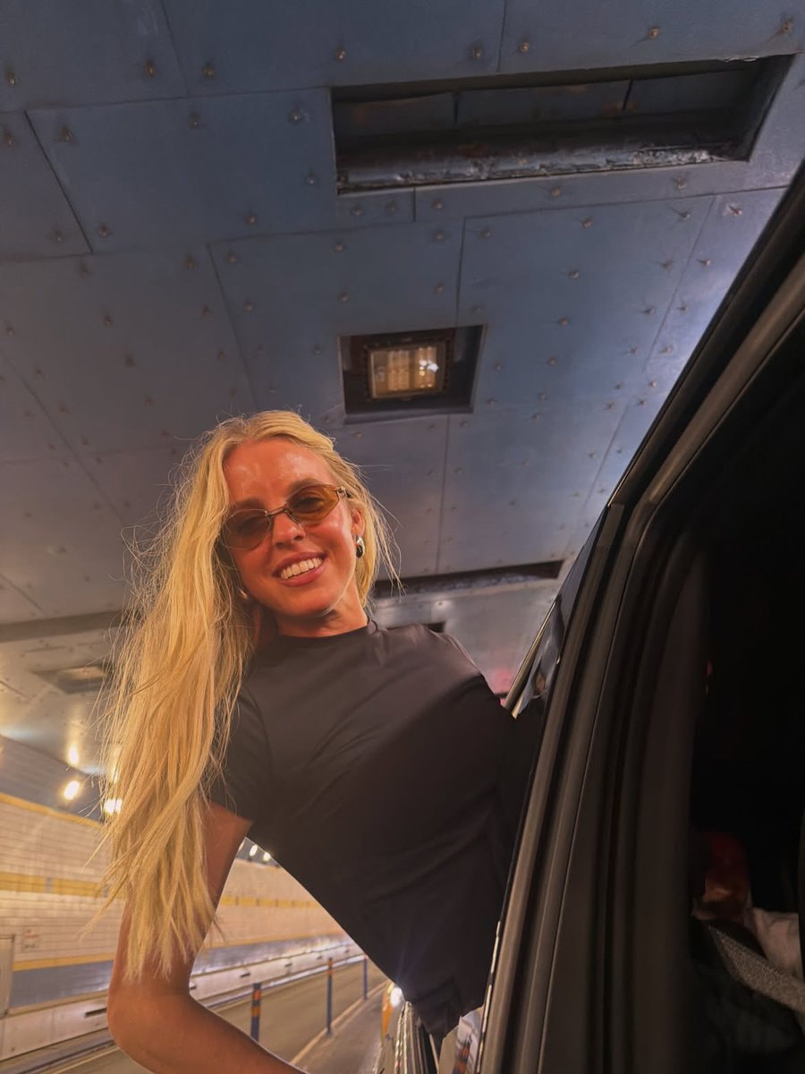 Keely Hodgkinson edit (photo 4 of 4)