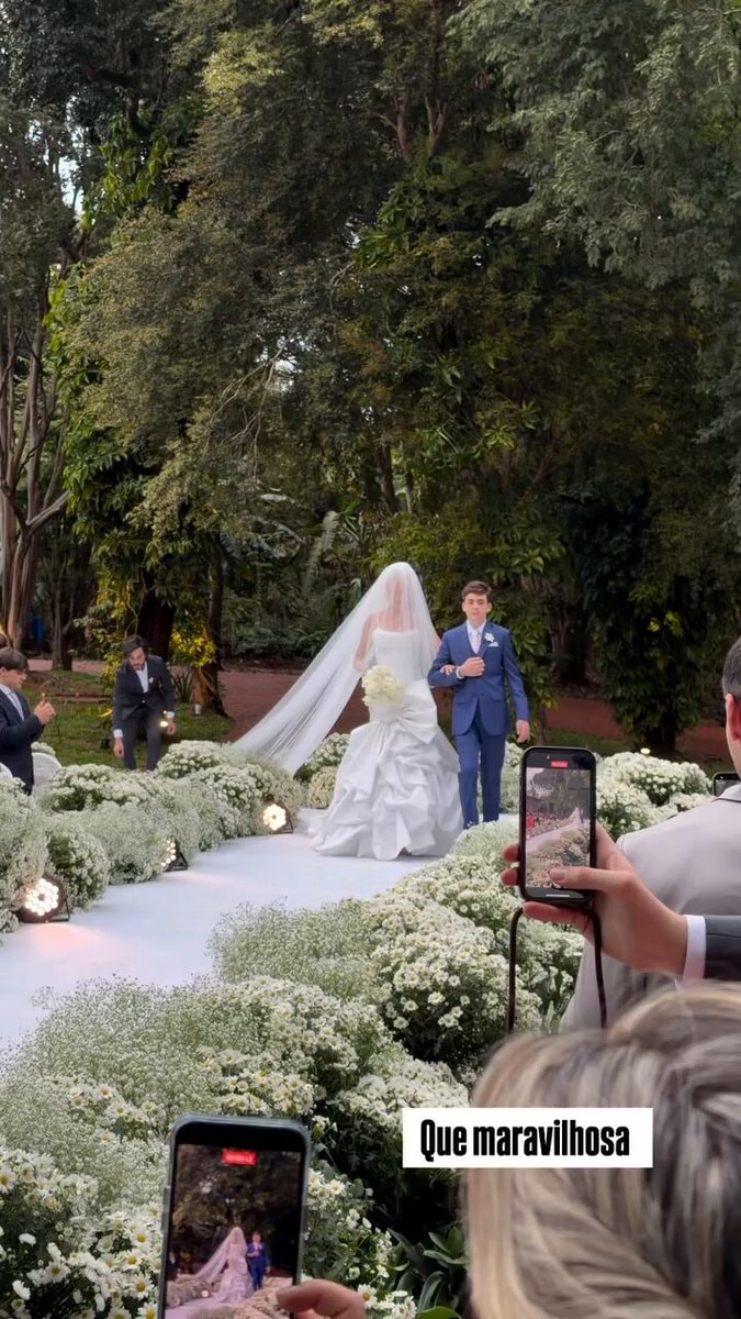 Ana Hickmann and Edu Guedes wedding entrance Ana Hickmann and Edu Guedes wedding entrance