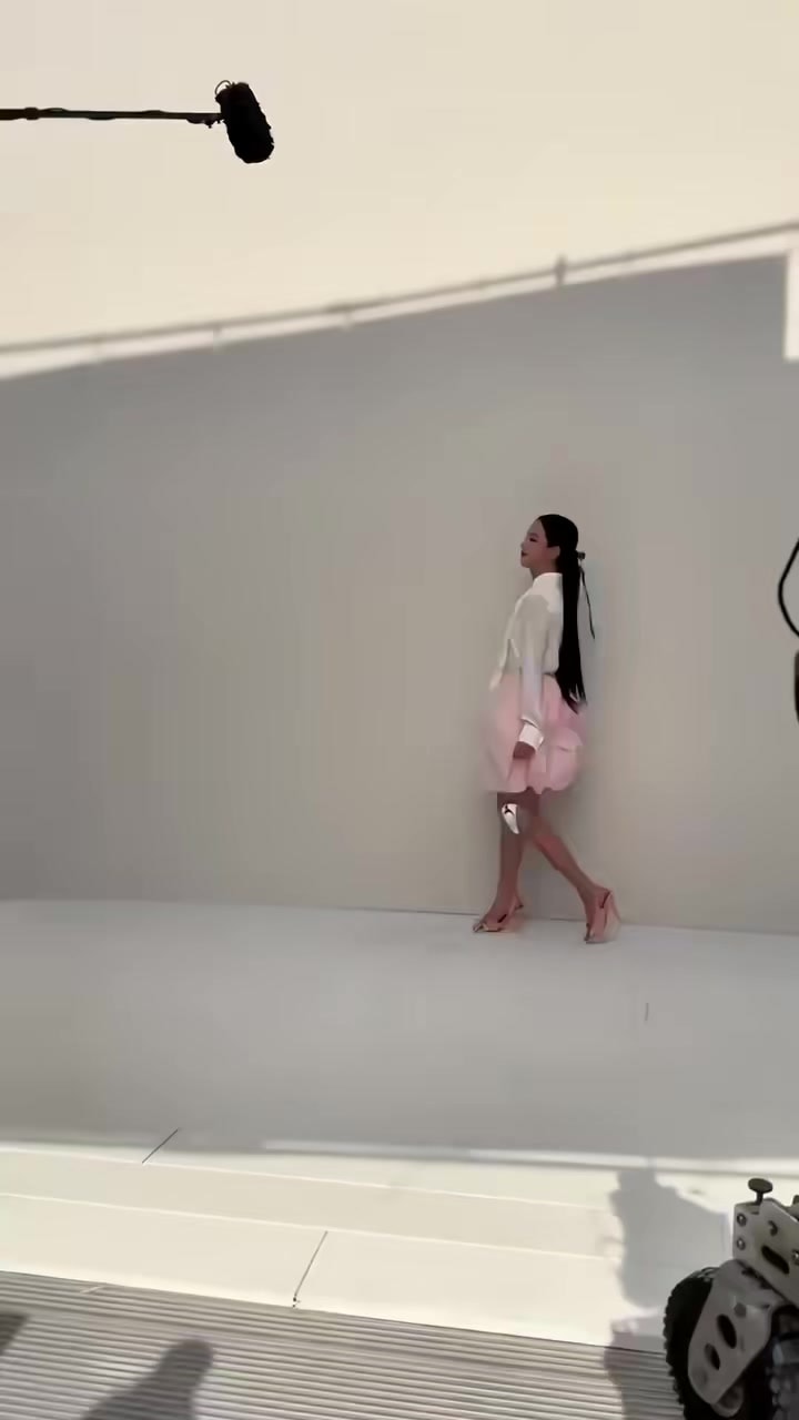 Jisoo Dior HUMAN PFW