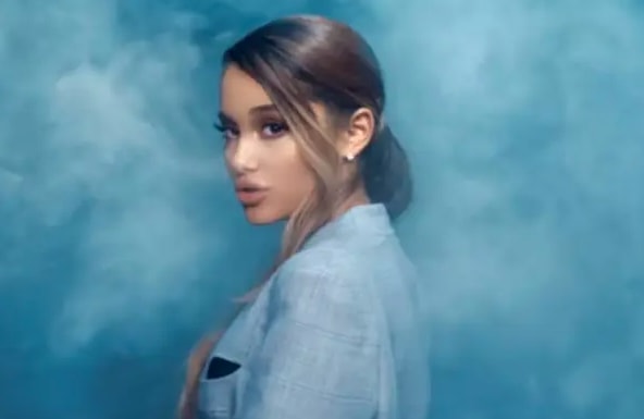 Ariana Grande Sweetener (photo 4 of 4)