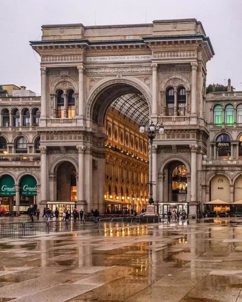 Milan Italy arcade (photo 4 of 4)