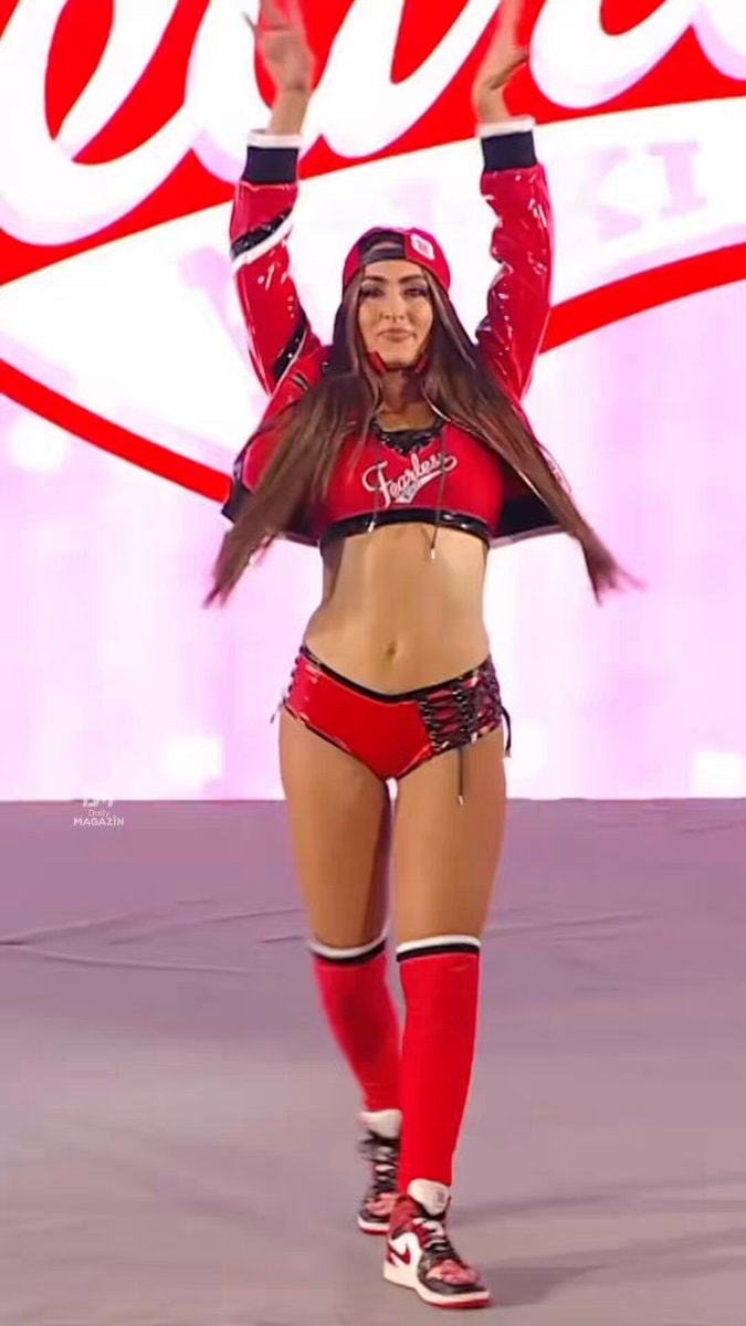 Nikki Bella dances before match