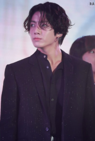 Jungkook stage performance 🥹 (photo 2 of 2)