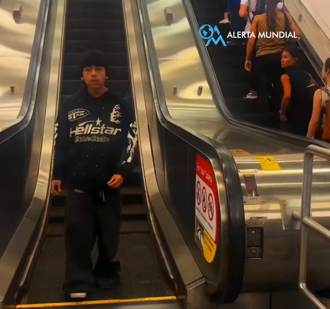 Escalator obstruction TikTok slap