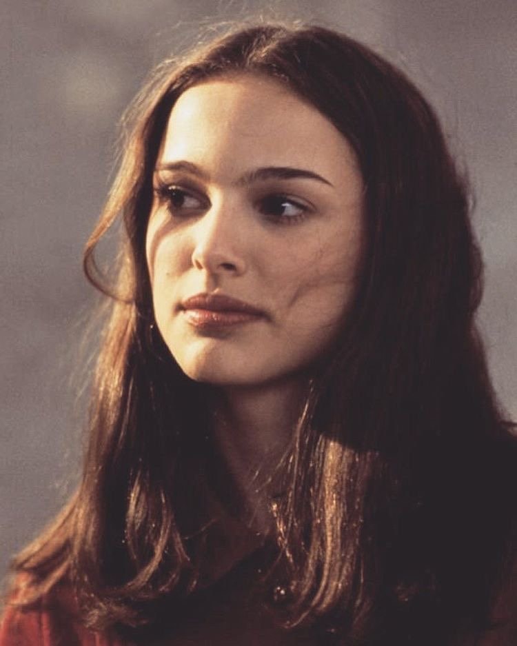 Natalie Portman timeless elegance ✨ (photo 4 of 4)
